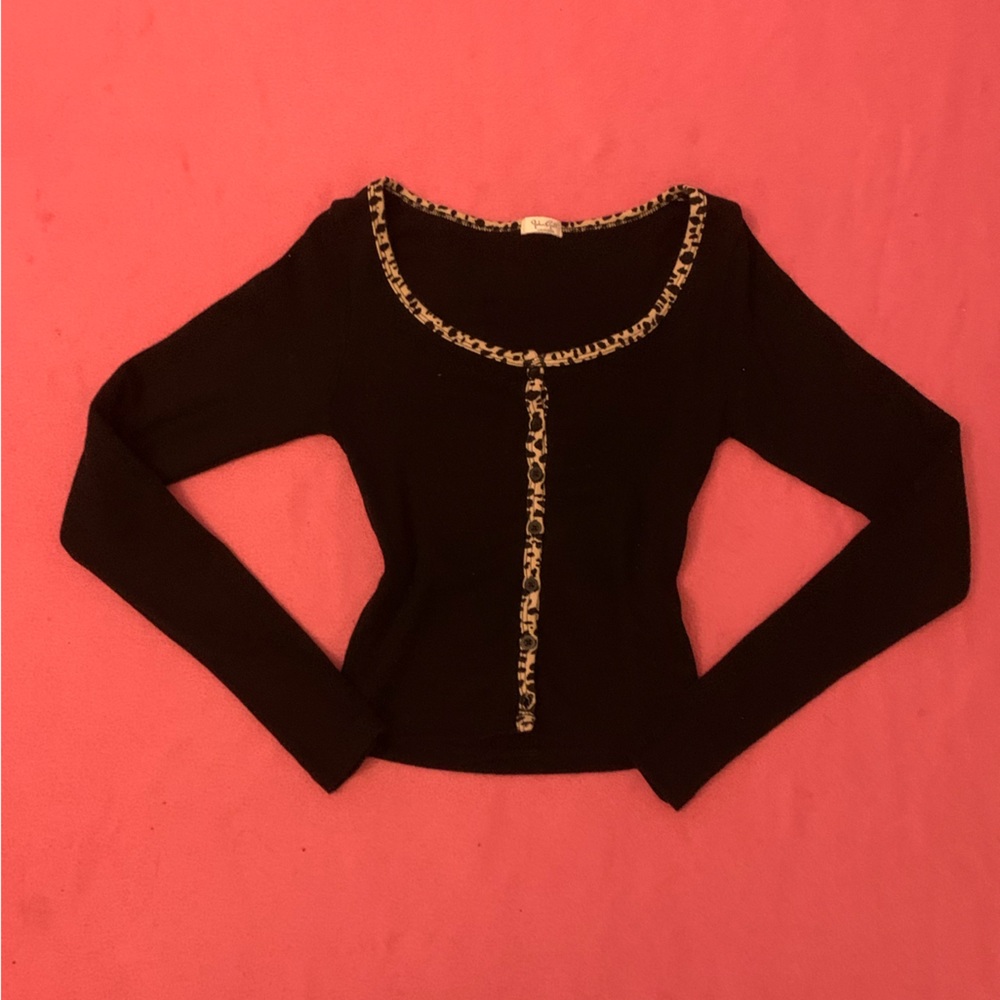 Brandy Melville cheetah long sleeve Zelly